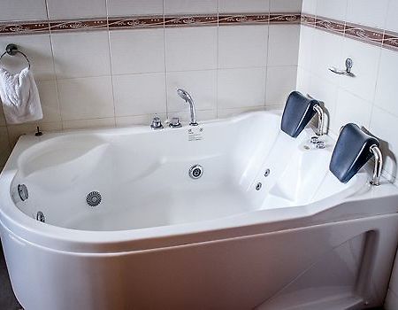 Maxlot Hotel Accra Ngoại thất bức ảnh