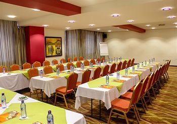 Maxlot Hotel Accra Ngoại thất bức ảnh